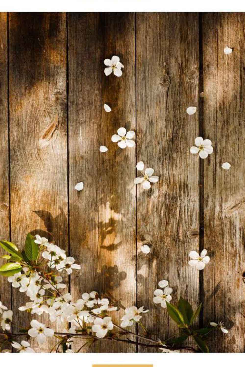 فرشینه مدرن طرح شکوفه های گیلاس روی میز چوبی کد ۸۰۶۰